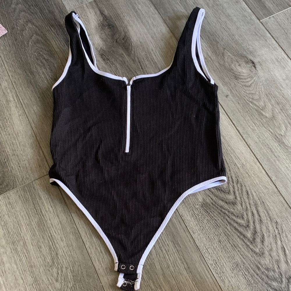 Anwnd ribbed bodysuit m/l